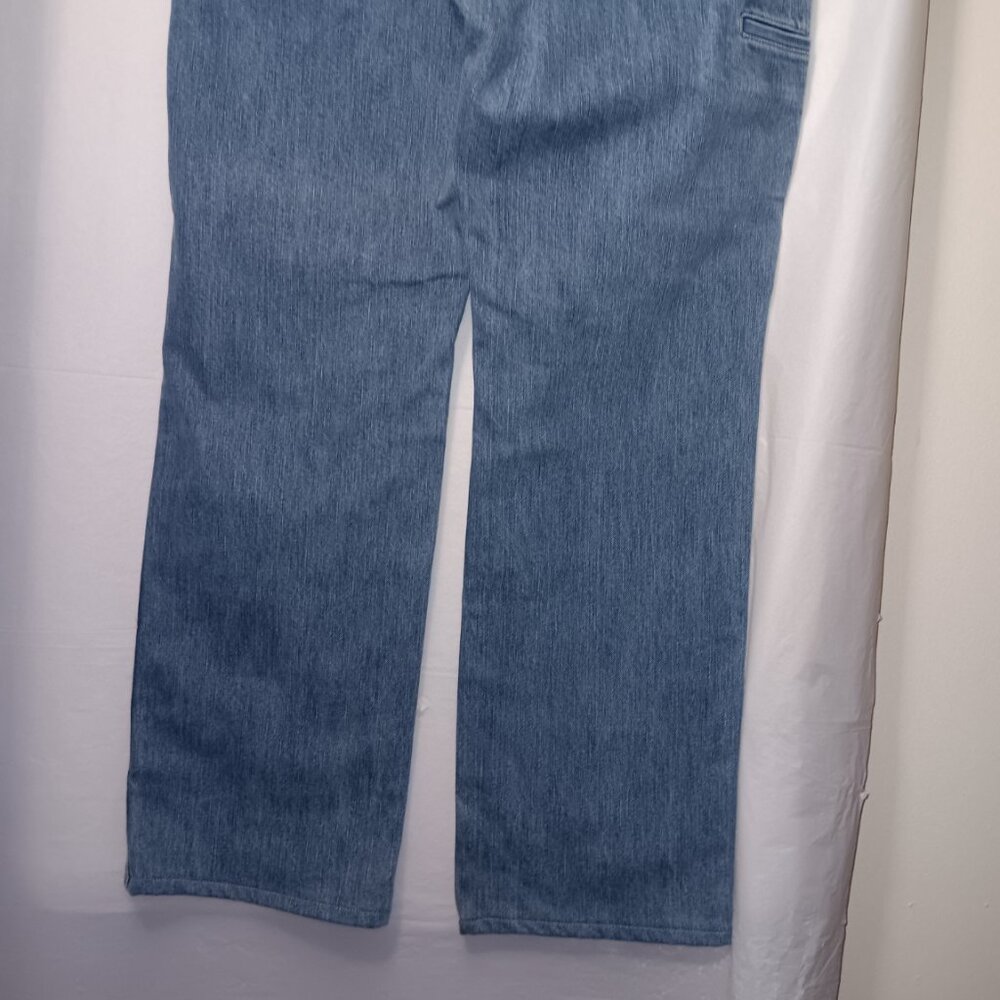 LANDS' END MEN'S TRADITIONAL FIT STRAIGHT LEG JEANS - Picture 7 of 12